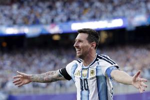 阿媒：梅西预计今明两天向斯卡洛尼报到，备战国家队告别战