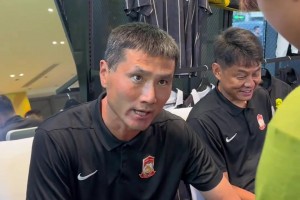 邵佳一曾勉励小球员：十年以后我